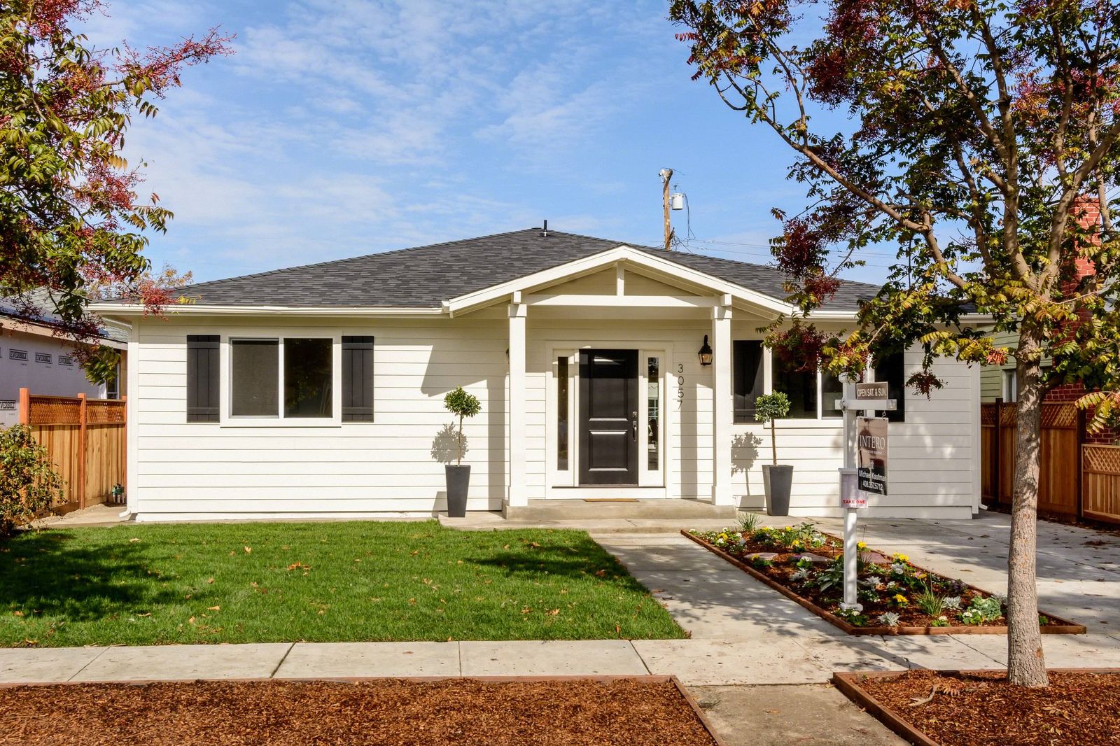 001_Front View